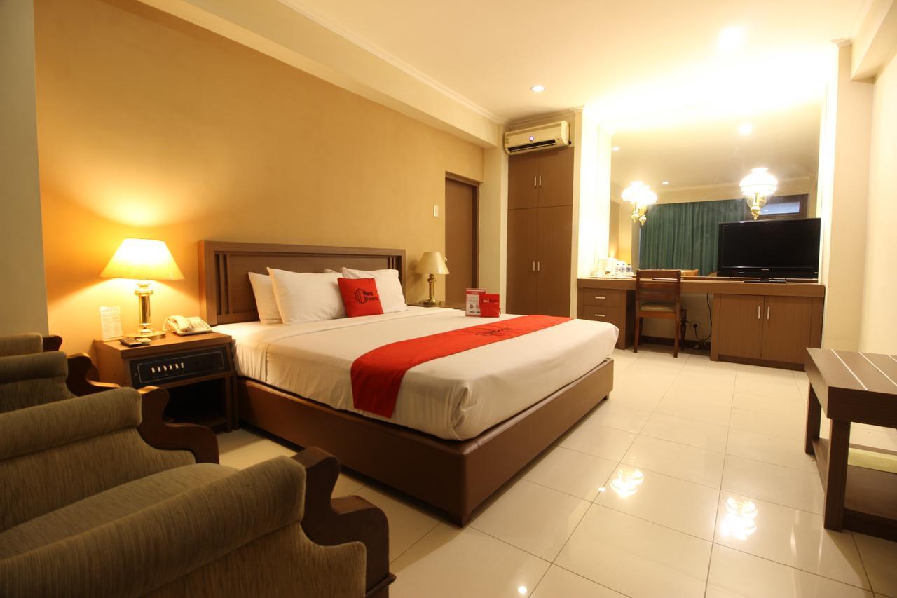 Reddoorz Premium @ Slamet Riyadi 2 Surakarta  Exterior photo